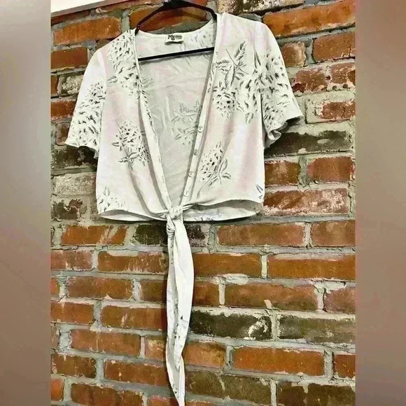 Show Me Your Mumu Lavender Cropped Tie Front Floral Top Size XS - Picture 4 of 7